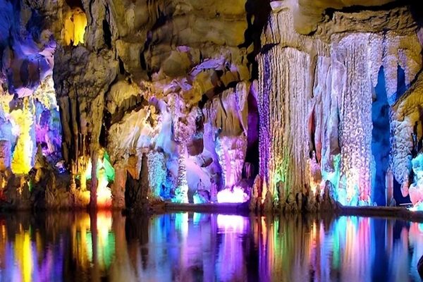 रीड फ्लूट लेक - omg-facts-beautiful-underground-lake