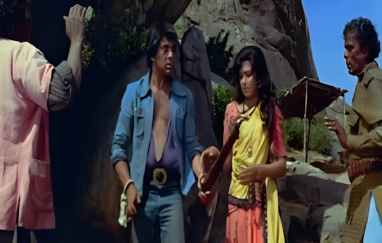 Film Sholay - Dharmendra की इस गलती से अमिताभ बच्चन की चली जाती जान