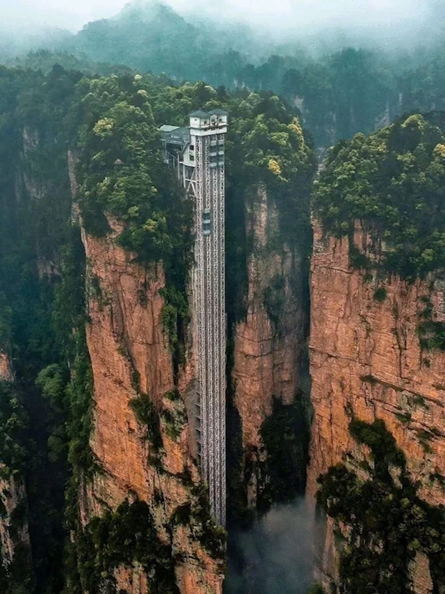 दुनिया की सबसे अनोखी और डरावनी लिफ्ट, एक का तो गिनिस बुक में है नाम